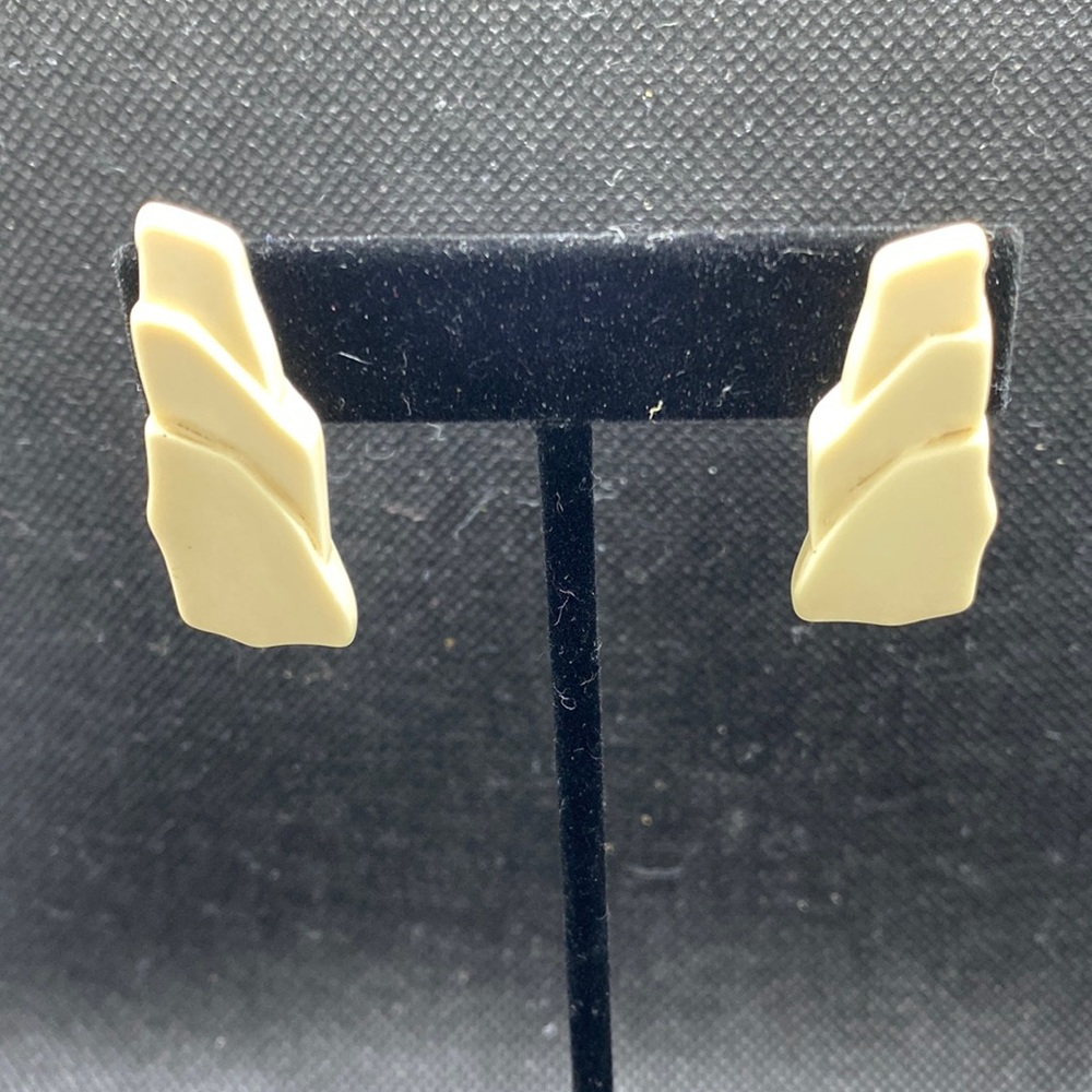 ART DECO SIGNED “BERGERE” CELLULOID EARRINGS